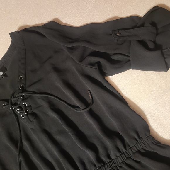 Dresses & Skirts - Elegant Black Lace-Up Dress